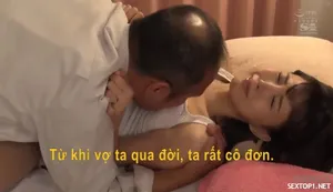 Em nhân viên massage bí mật nhét cu vào lồn