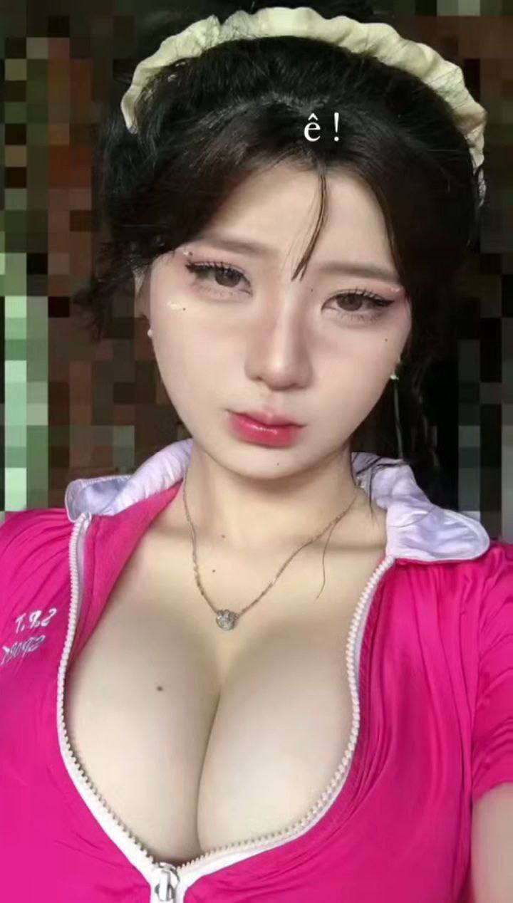 Tôi không thể cưỡng lại vợ mình khi cô ấy về nhà sau giờ làm việc - váy dài và không mặc đồ lót siêu nóng bỏng