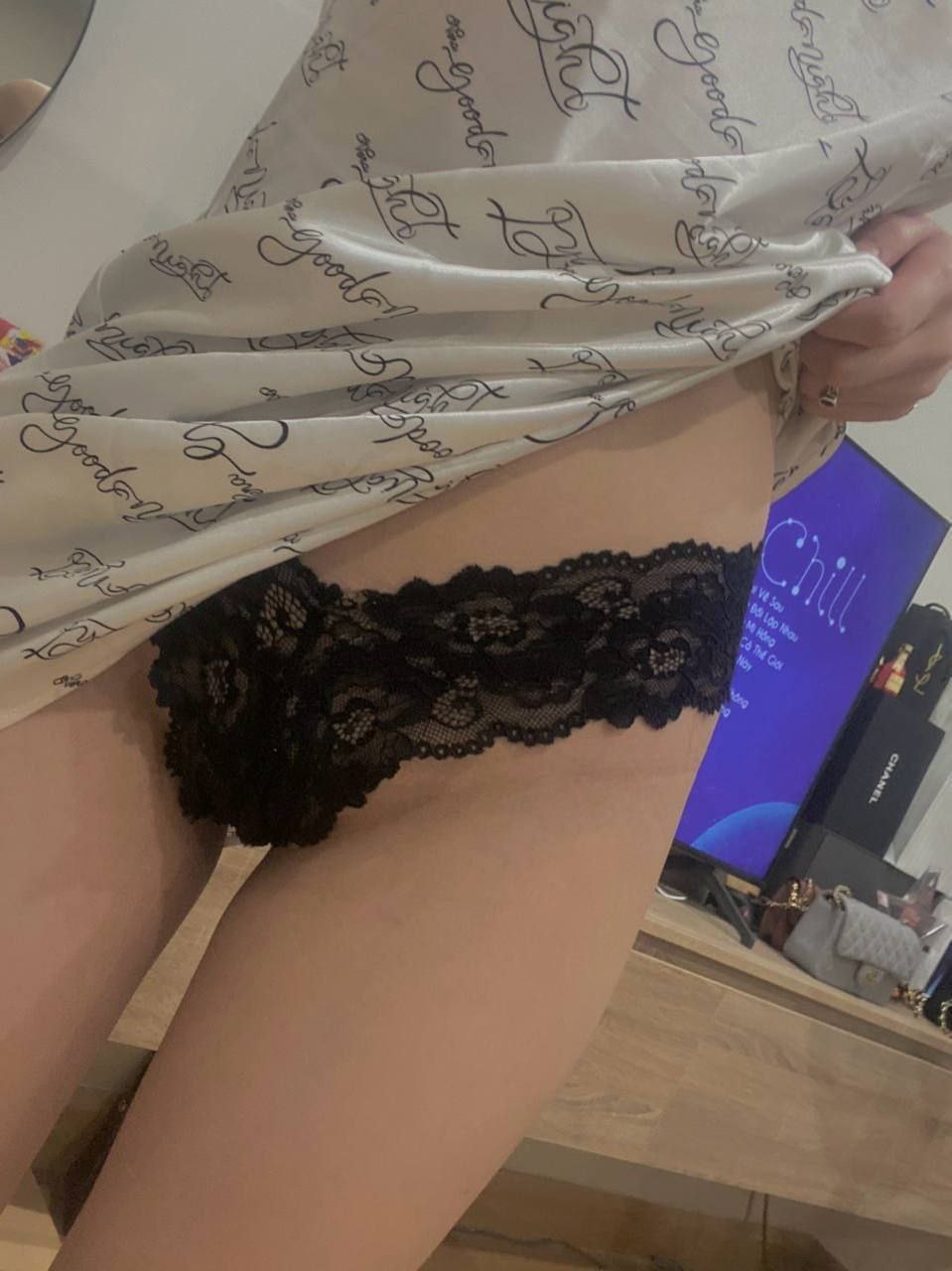 Bị gã hàng xóm biến hành máy xả tinh trùng